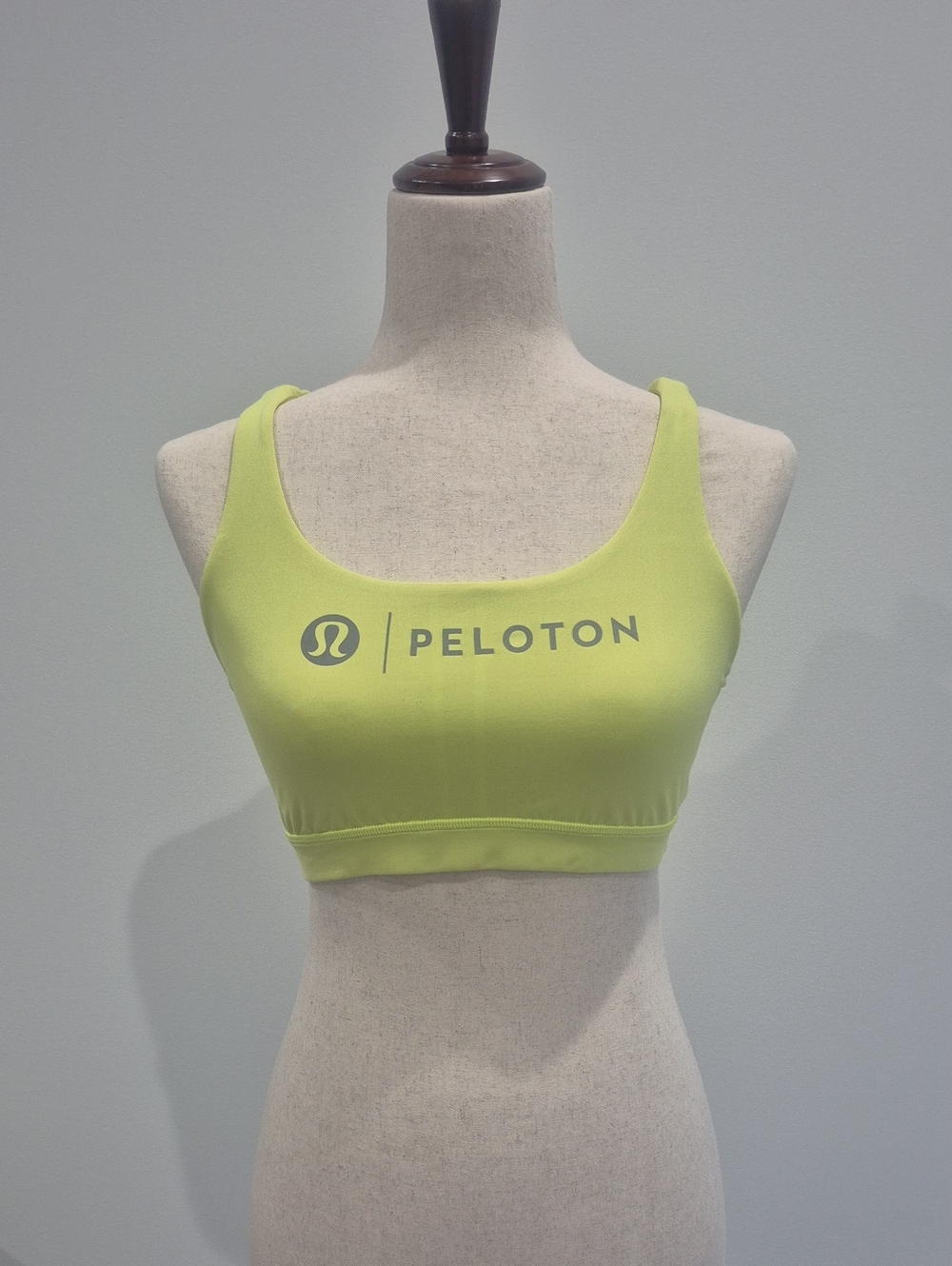 Lululemon x Peloton Lime Scoop Sports Bra. Size 8 L